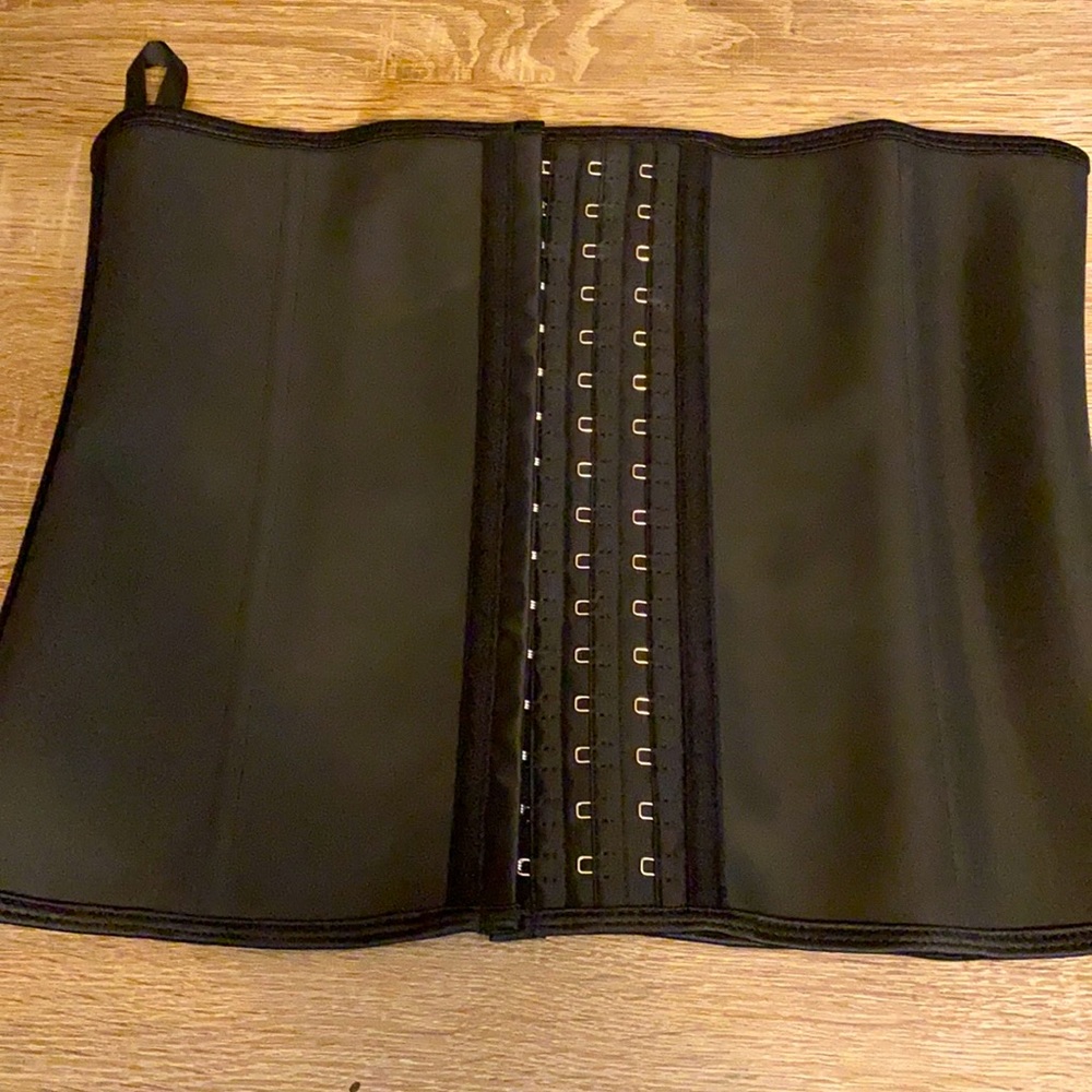 New Hurricane Beauty waist trainer L